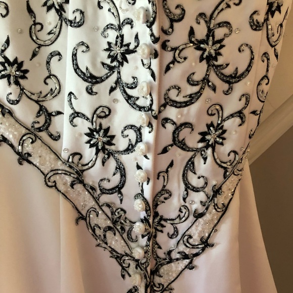 Alfred Angelo Wedding Dress - Picture 4 of 8